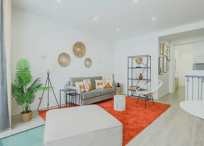 For 4, Between Opera And Montmartre Daire